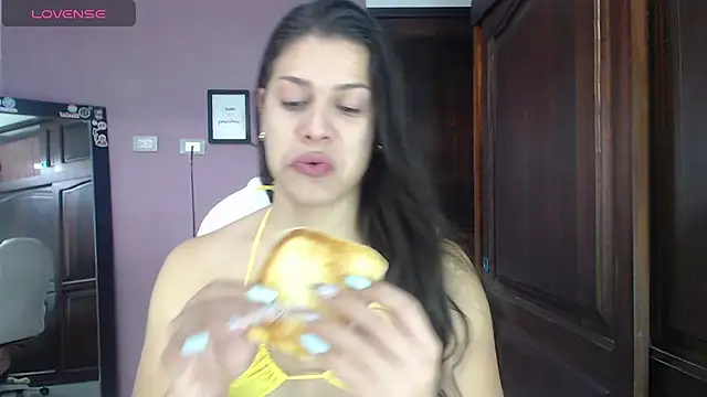 Luciana Ortiz1 online show from 12.19.24