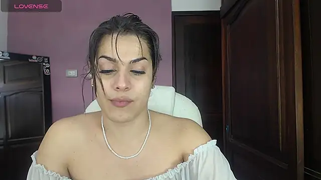 Luciana Ortiz1 online show from 02.28.25