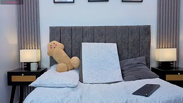 Luciana Ortiz1 online show from 11.05.25