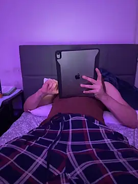 Snapshot of Daniel2zuZ chatting on 10.10.25 Daniel2zuZ online show from 10.10.25