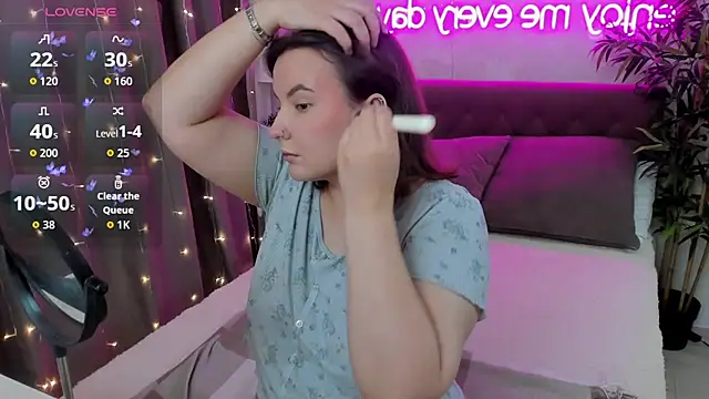 FeralPeach online show from 10.03.25