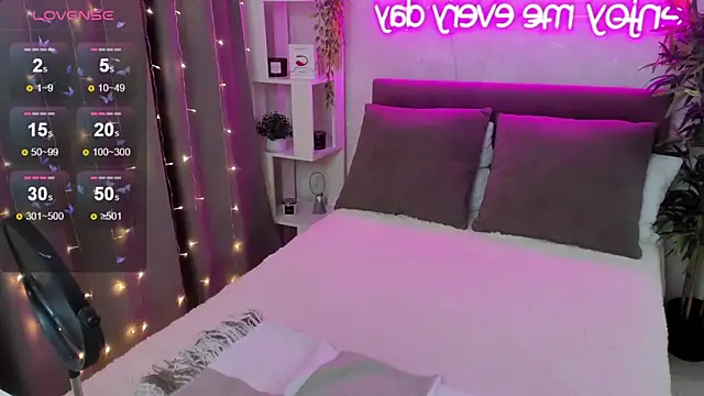 FeralPeach online show from 11.27.25