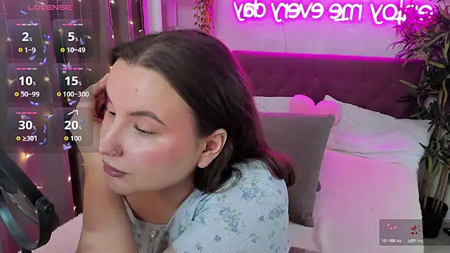 FeralPeach online show from 03.08.26