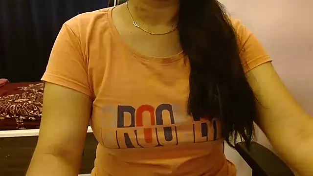 Snapshot of priya__81 chatting on 01.17.25 priya 81 online show from 01.17.25
