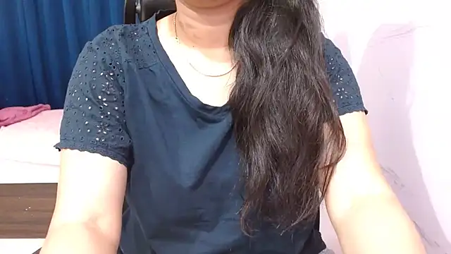 Snapshot of priya__81 chatting on 01.20.25 priya 81 online show from 01.20.25