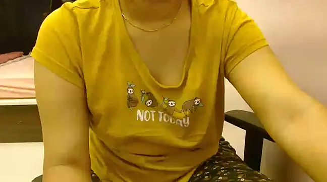 Snapshot of priya__81 chatting on 01.29.25 priya 81 online show from 01.29.25