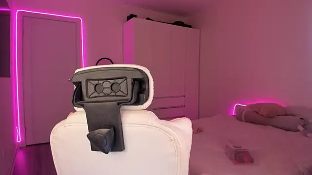 Eva Davi online show from 02.16.25