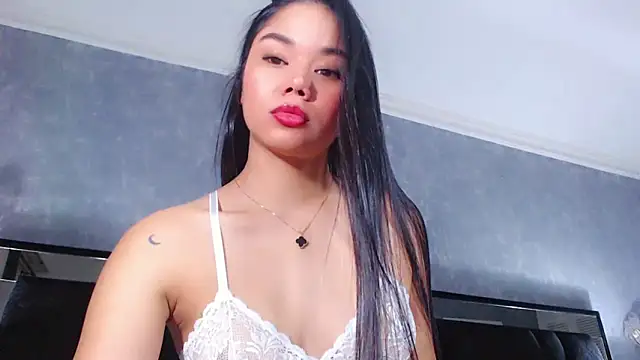 Snapshot of JasmineMoore chatting on 03.04.25 JasmineMoore online show from 03.04.25
