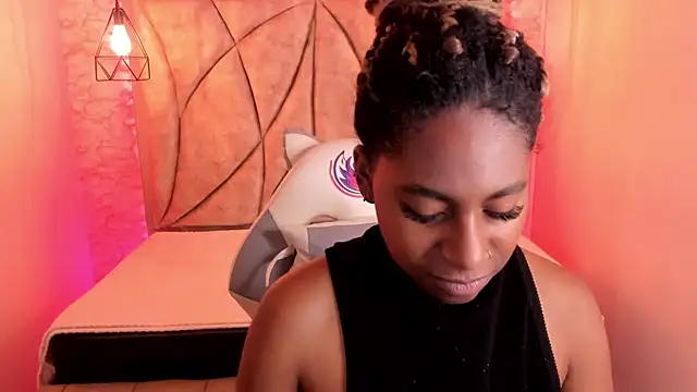 Queen perla  online show from 02.06.25