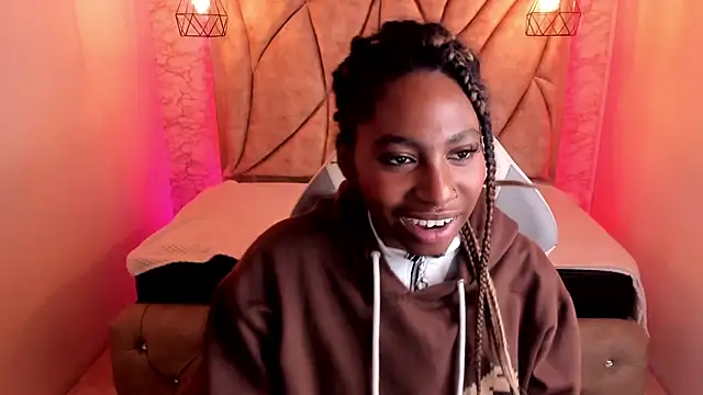 Queen perla  online show from 02.13.25