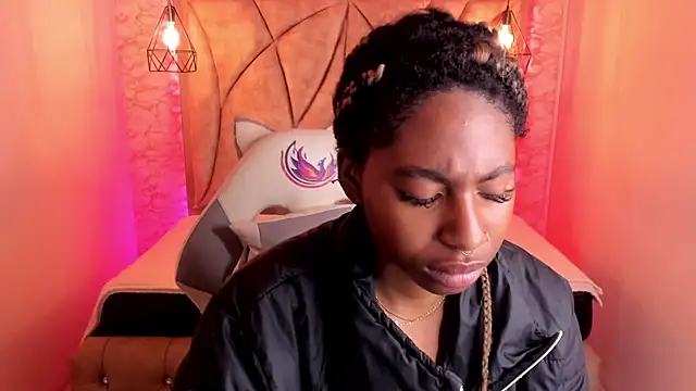 Queen perla  online show from 02.17.25