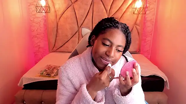 Queen perla  online show from 03.09.25