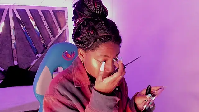 Queen perla  online show from 09.19.25