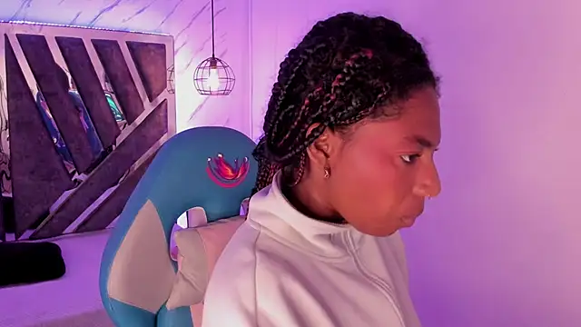 Queen perla  online show from 09.24.25