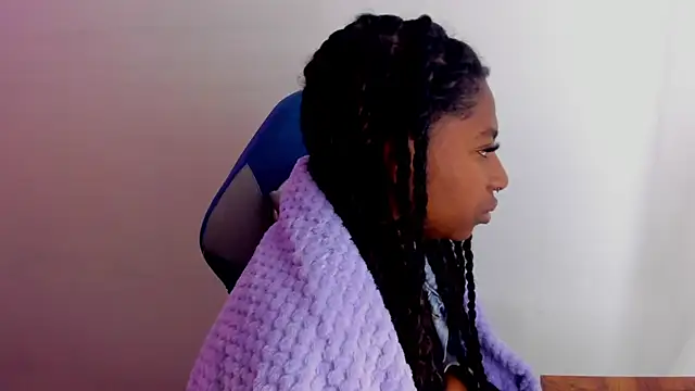 Queen perla  online show from 10.30.25