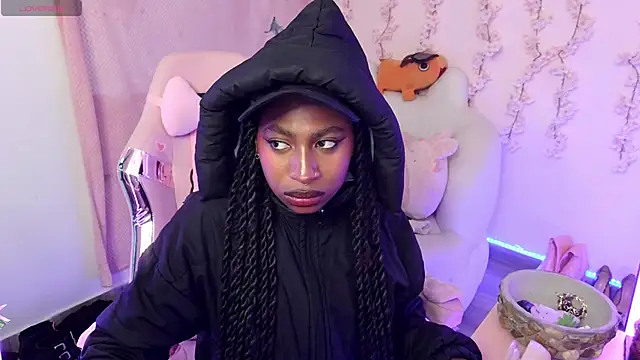 Queen perla  online show from 12.17.25