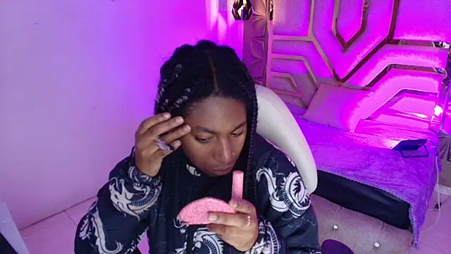 Queen perla  online show from 02.25.26