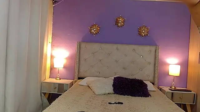 Kim and Mia online show from 11.07.25