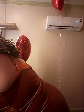 Milfshakecafe online show from 02.15.25