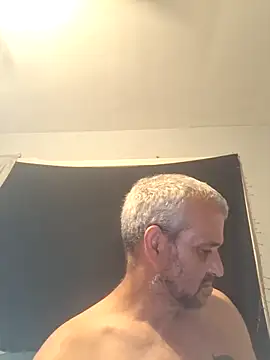 Snapshot of silkstroker6981 chatting on 05.27.26 silkstroker6981 online show from 05.27.26