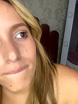 Agnescruzz online show from 10.15.25