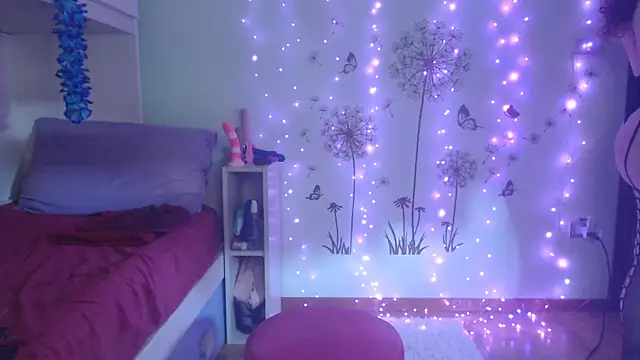 Snapshot of peachgirlmartyna chatting on 01.04.25 peachgirlmartyna online show from 01.04.25