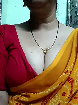 Snapshot of Rosy-B chatting on 12.19.24 Rosy-B online show from 12.19.24