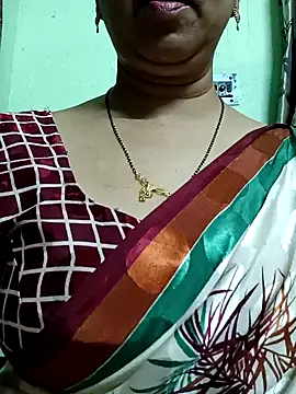 Snapshot of Rosy-B chatting on 12.21.24 Rosy-B online show from 12.21.24