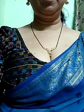 Snapshot of Rosy-B chatting on 12.21.24 Rosy-B online show from 12.21.24