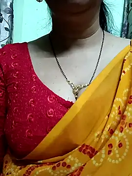 Snapshot of Rosy-B chatting on 12.24.24 Rosy-B online show from 12.24.24