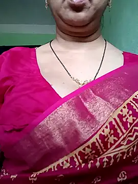 Snapshot of Rosy-B chatting on 12.25.24 Rosy-B online show from 12.25.24