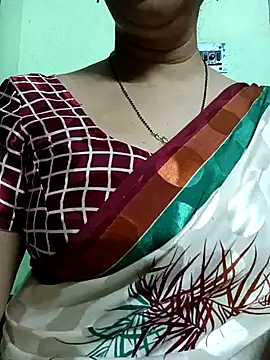 Snapshot of Rosy-B chatting on 12.31.24 Rosy-B online show from 12.31.24