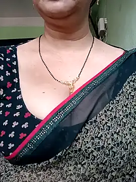 Snapshot of Rosy-B chatting on 01.09.25 Rosy-B online show from 01.09.25