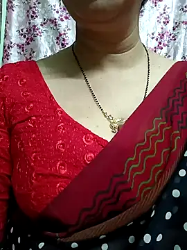 Snapshot of Rosy-B chatting on 01.10.25 Rosy-B online show from 01.10.25