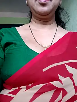 Snapshot of Rosy-B chatting on 01.22.25 Rosy-B online show from 01.22.25