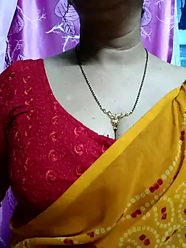 Snapshot of Rosy-B chatting on 01.28.25 Rosy-B online show from 01.28.25