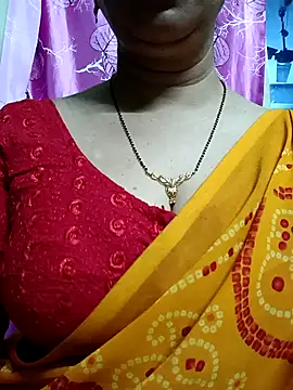 Snapshot of Rosy-B chatting on 02.08.25 Rosy-B online show from 02.08.25