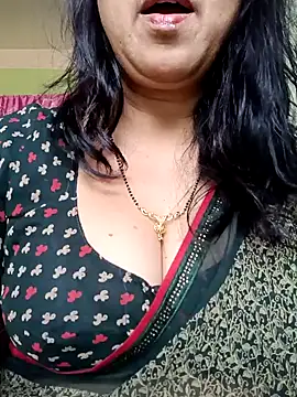 Snapshot of Rosy-B chatting on 02.09.25 Rosy-B online show from 02.09.25