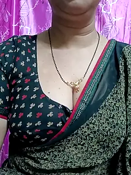 Snapshot of Rosy-B chatting on 02.27.25 Rosy-B online show from 02.27.25