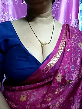 Snapshot of Rosy-B chatting on 03.01.25 Rosy-B online show from 03.01.25