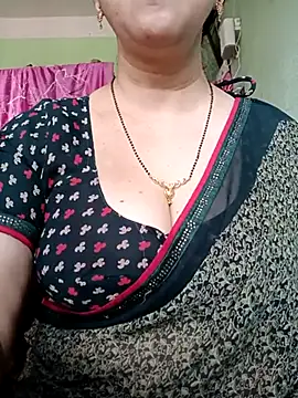 Snapshot of Rosy-B chatting on 03.02.25 Rosy-B online show from 03.02.25