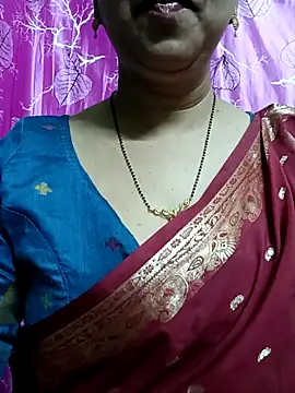 Snapshot of Rosy-B chatting on 03.02.25 Rosy-B online show from 03.02.25