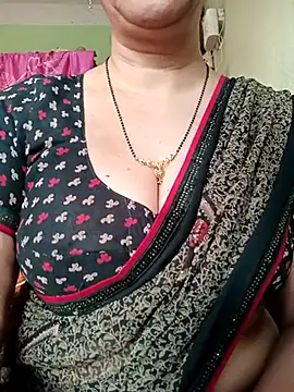 Snapshot of Rosy-B chatting on 03.07.25 Rosy-B online show from 03.07.25