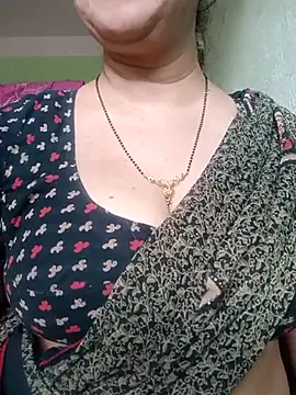 Snapshot of Rosy-B chatting on 09.23.25 Rosy-B online show from 09.23.25