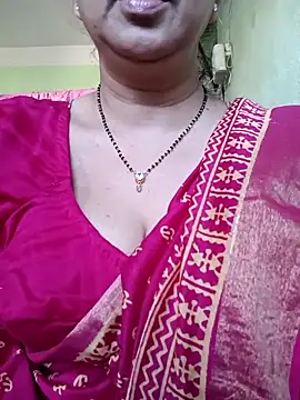 Snapshot of Rosy-B chatting on 09.29.25 Rosy-B online show from 09.29.25