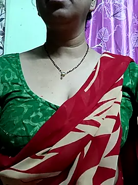 Snapshot of Rosy-B chatting on 10.09.25 Rosy-B online show from 10.09.25