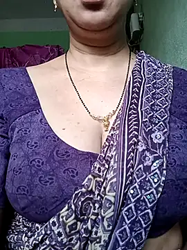 Snapshot of Rosy-B chatting on 04.15.26 Rosy-B online show from 04.15.26