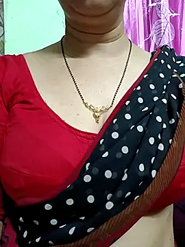 Snapshot of Rosy-B chatting on 04.22.26 Rosy-B online show from 04.22.26