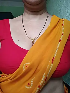 Snapshot of Rosy-B chatting on 06.17.26 Rosy-B online show from 06.17.26