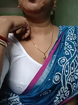Snapshot of Rosy-B chatting on 07.17.26 Rosy-B online show from 07.17.26